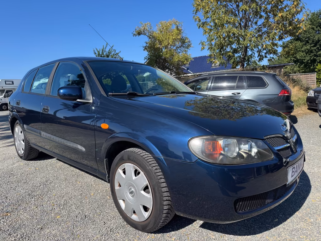 Nissan Almera