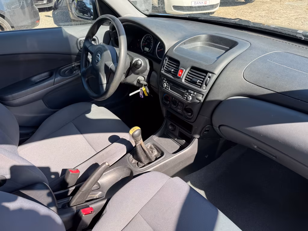 Nissan Almera