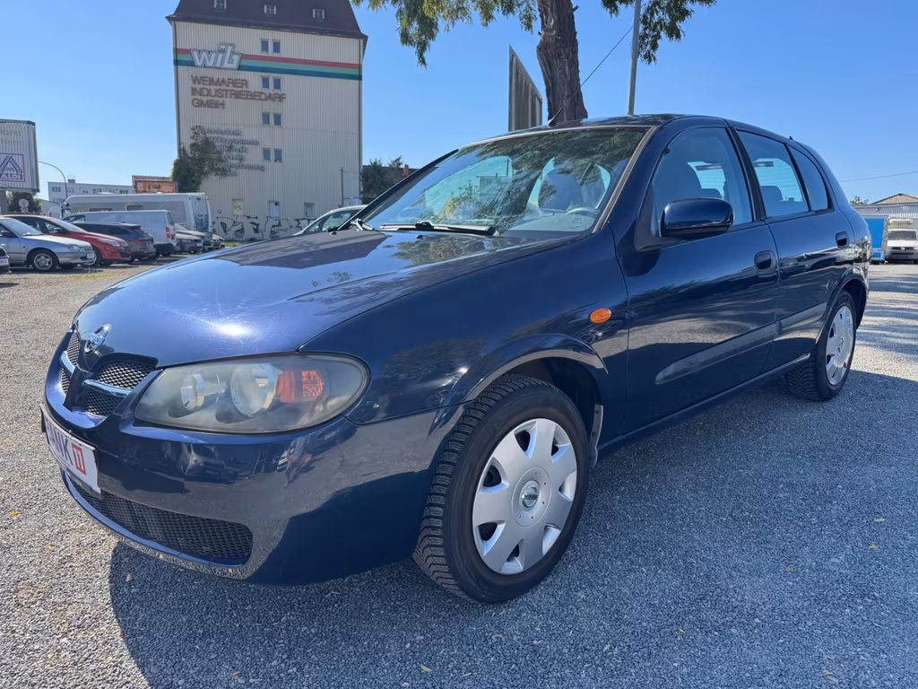 Nissan Almera