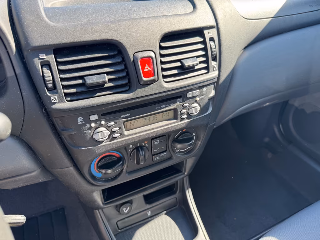 Nissan Almera