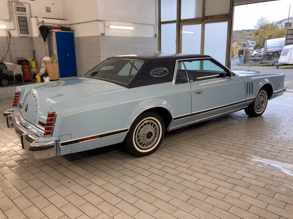 Lincoln Continental