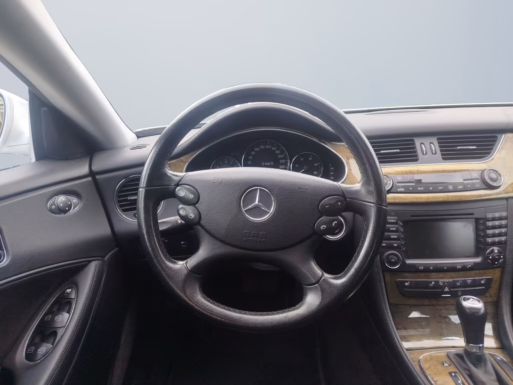 Mercedes-Benz CLS 320