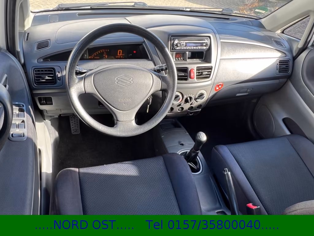 Suzuki Liana