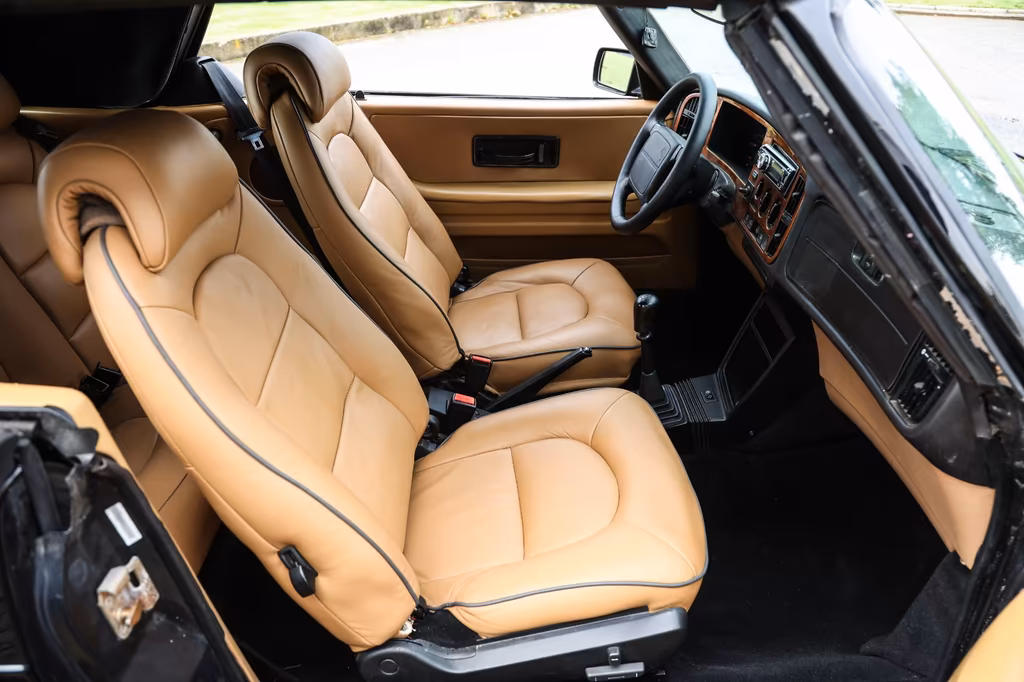 Saab 900