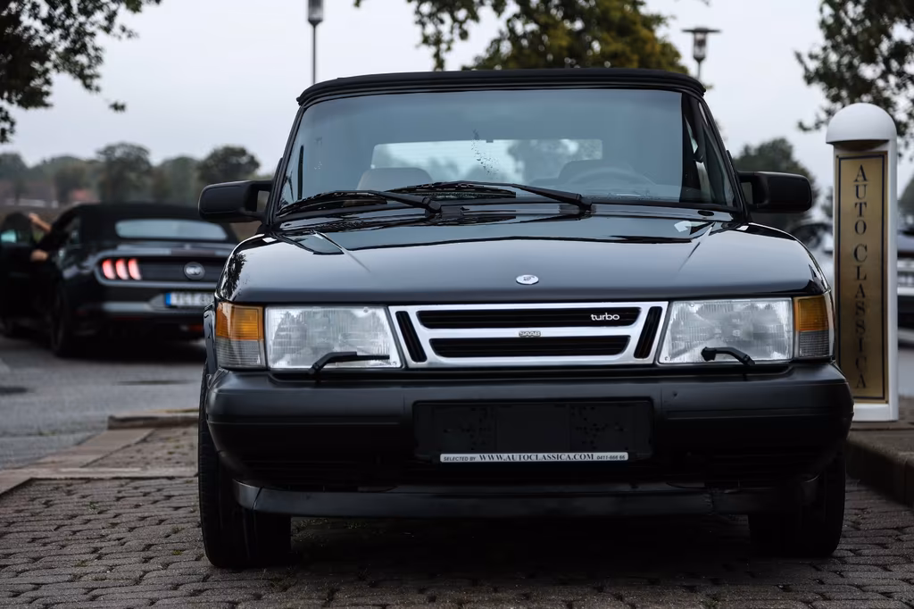 Saab 900