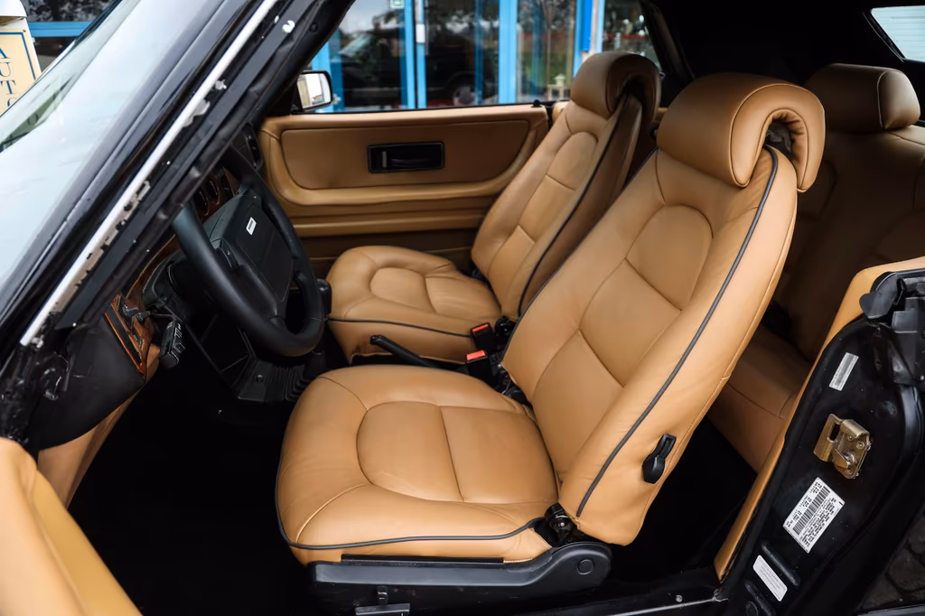 Saab 900