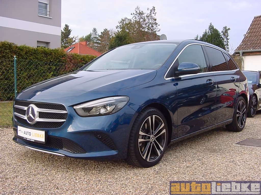Mercedes-Benz B 220