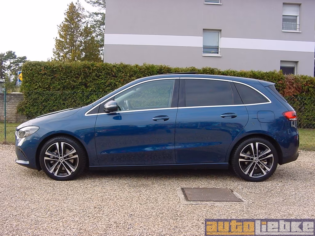 Mercedes-Benz B 220