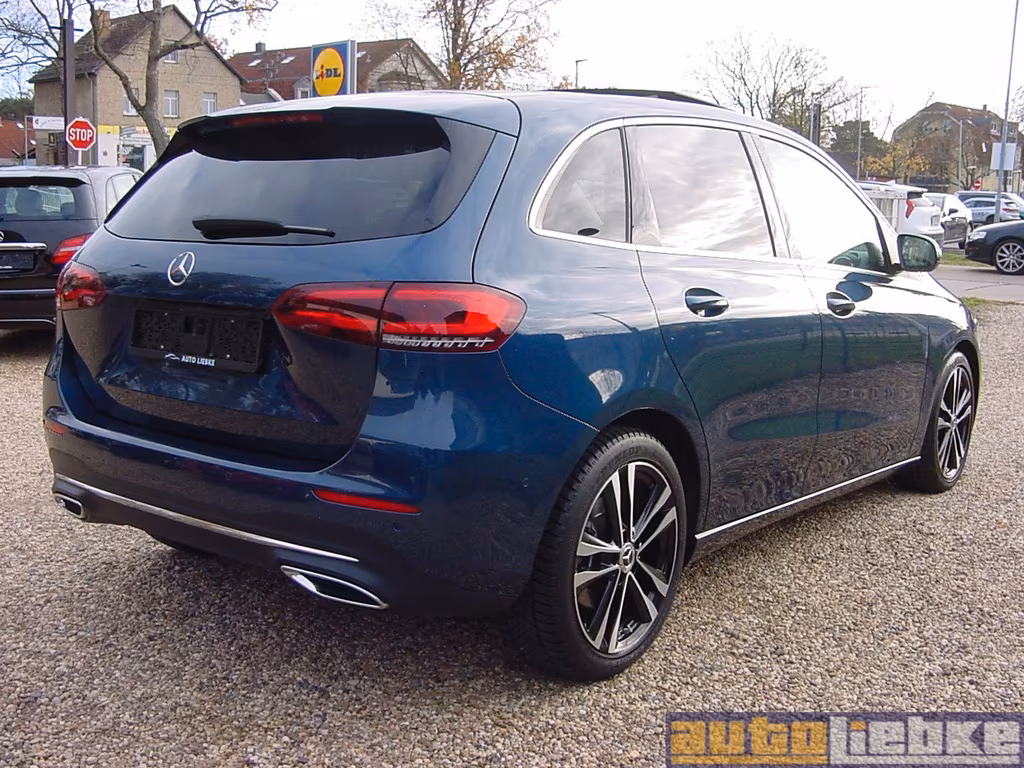 Mercedes-Benz B 220