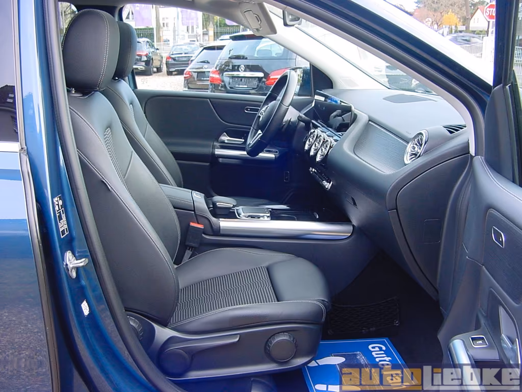 Mercedes-Benz B 220