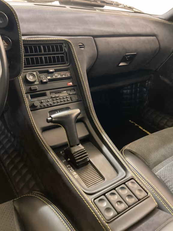 Porsche 928