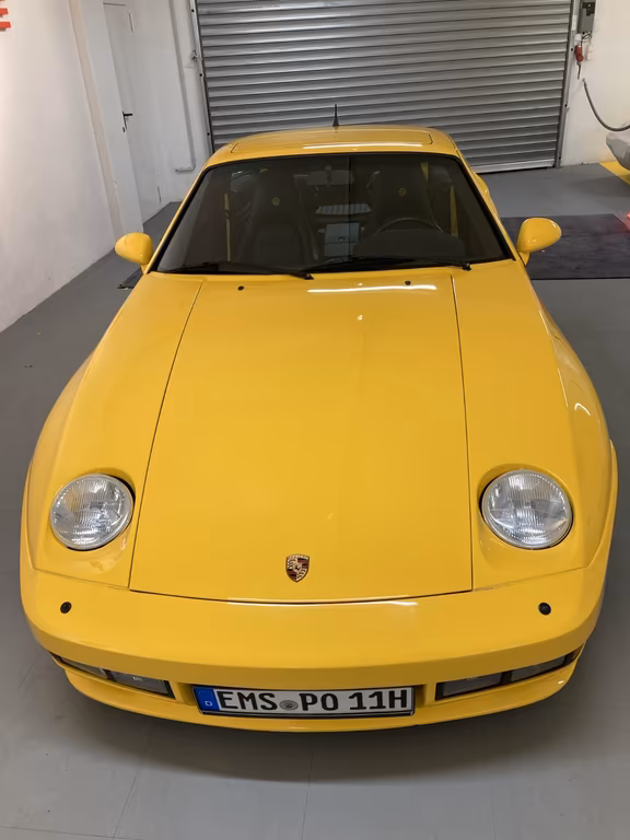 Porsche 928