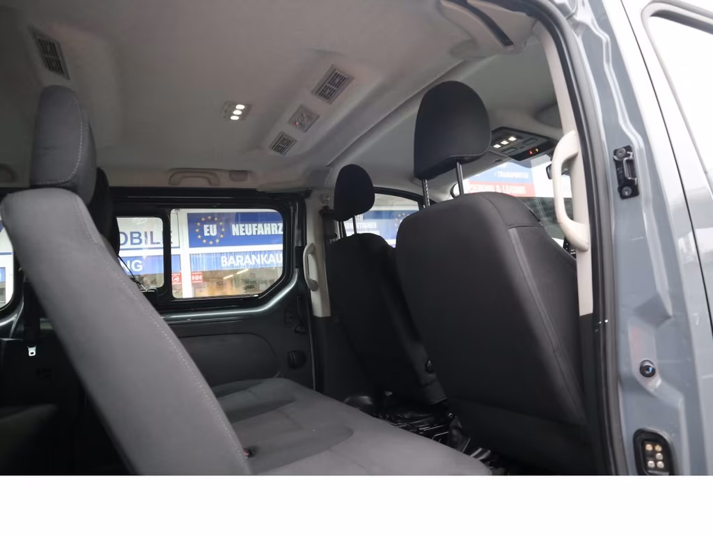 Nissan NV300