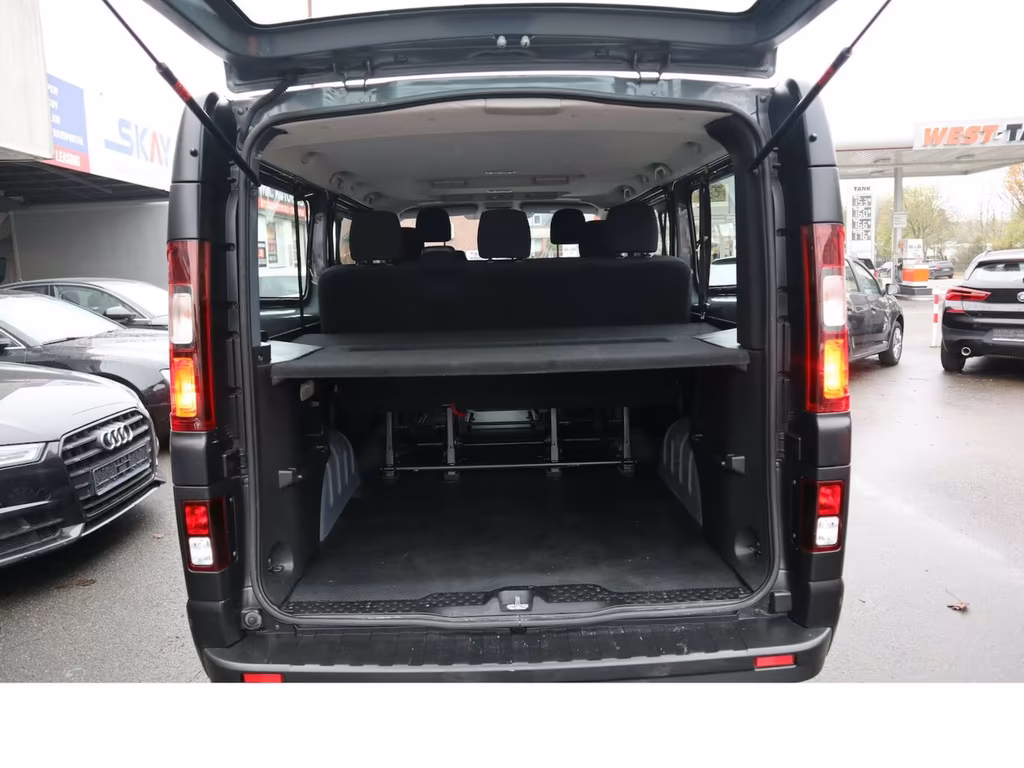 Nissan NV300