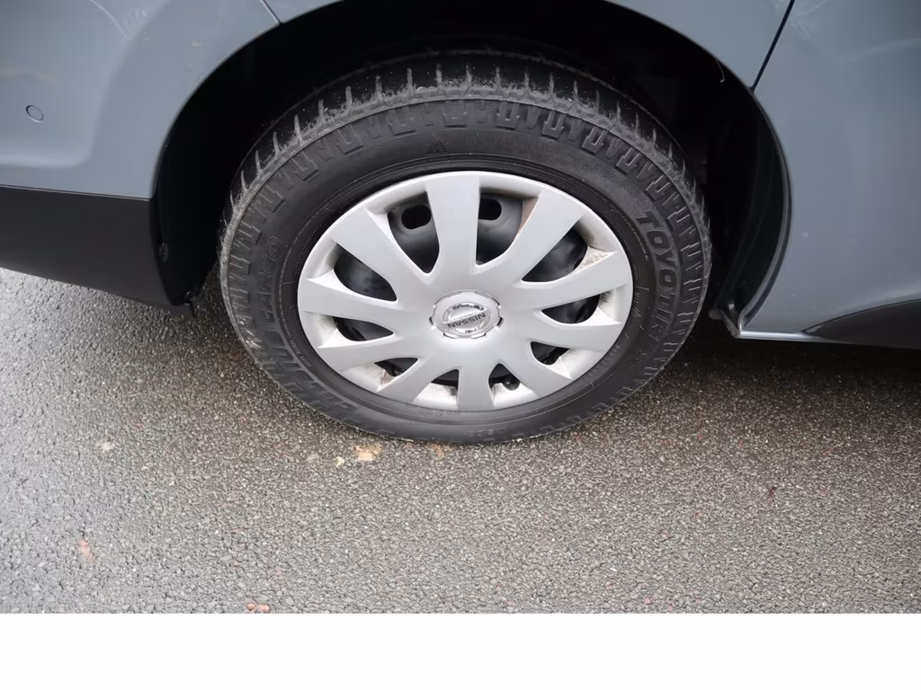 Nissan NV300