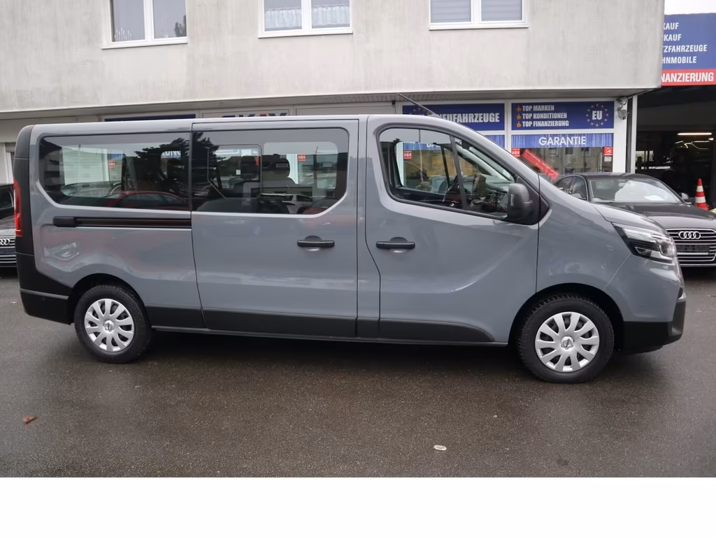 Nissan NV300