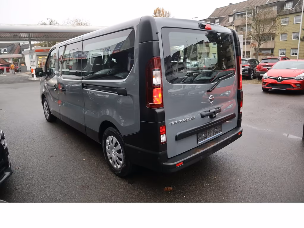 Nissan NV300