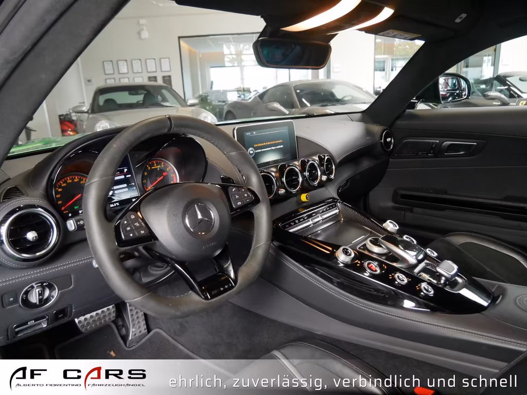 Mercedes-Benz AMG GT R