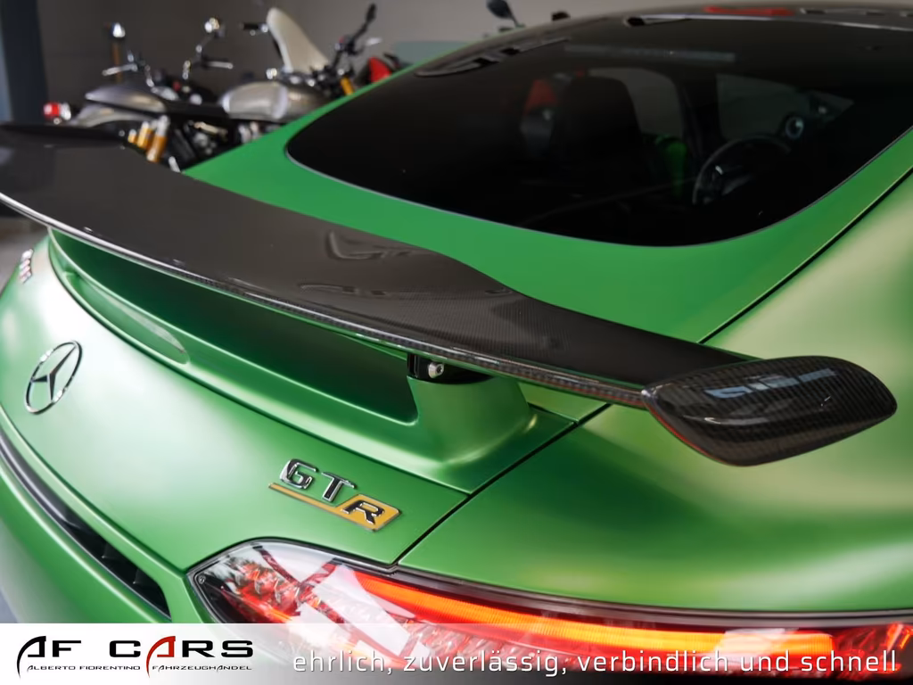 Mercedes-Benz AMG GT R