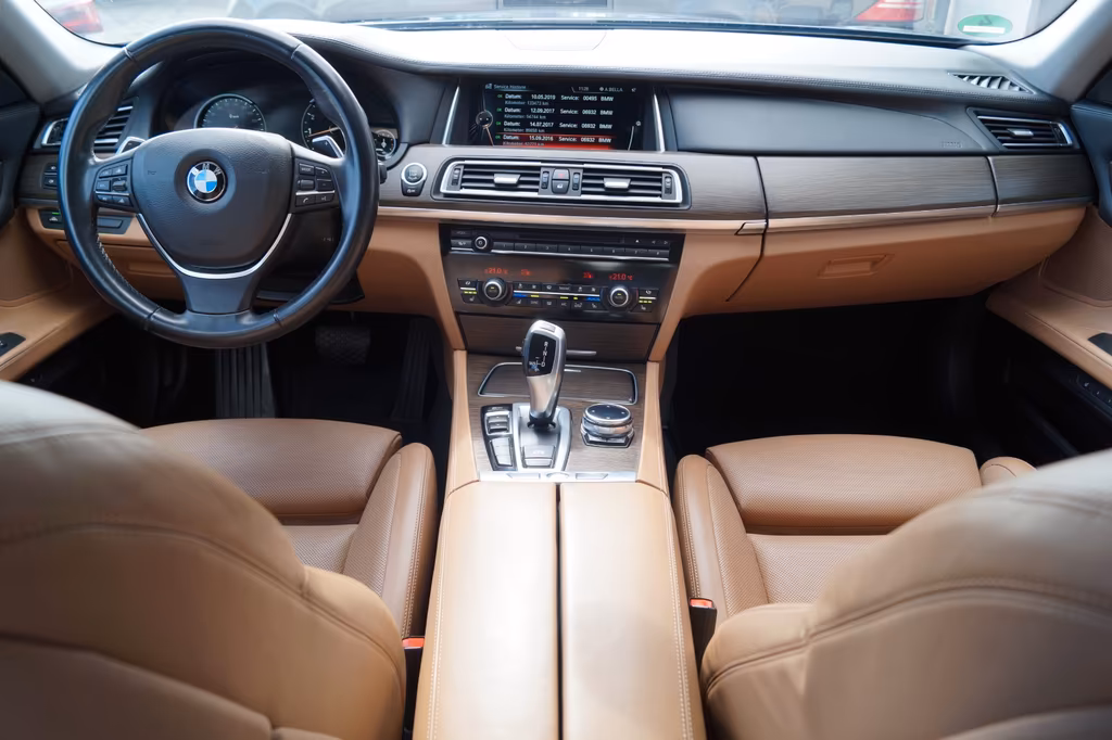 BMW 750
