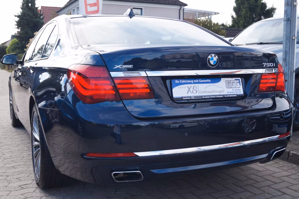 BMW 750