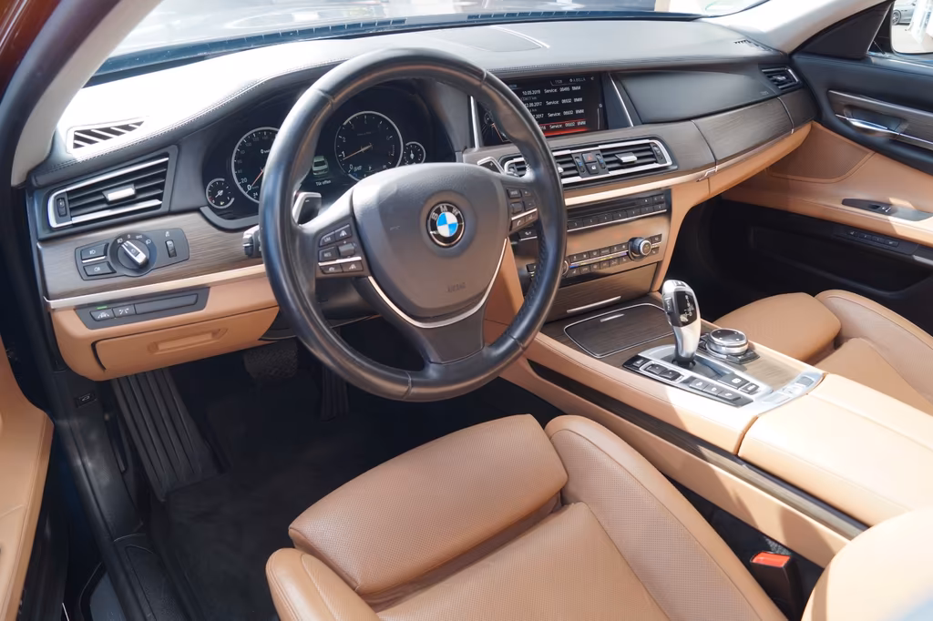 BMW 750