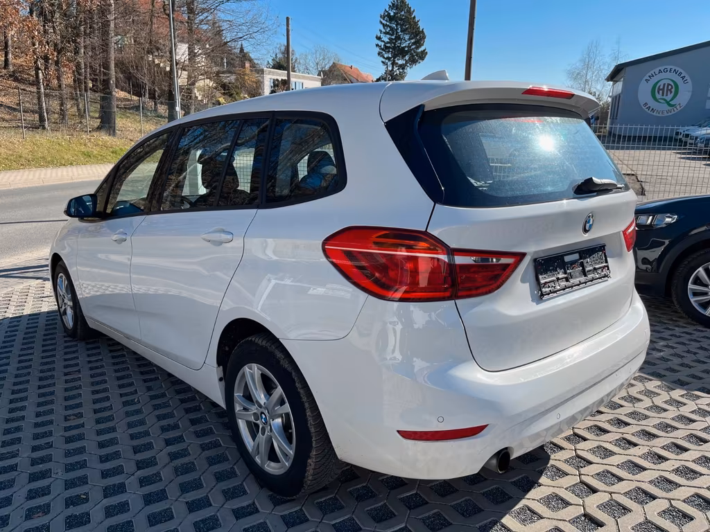 BMW 216