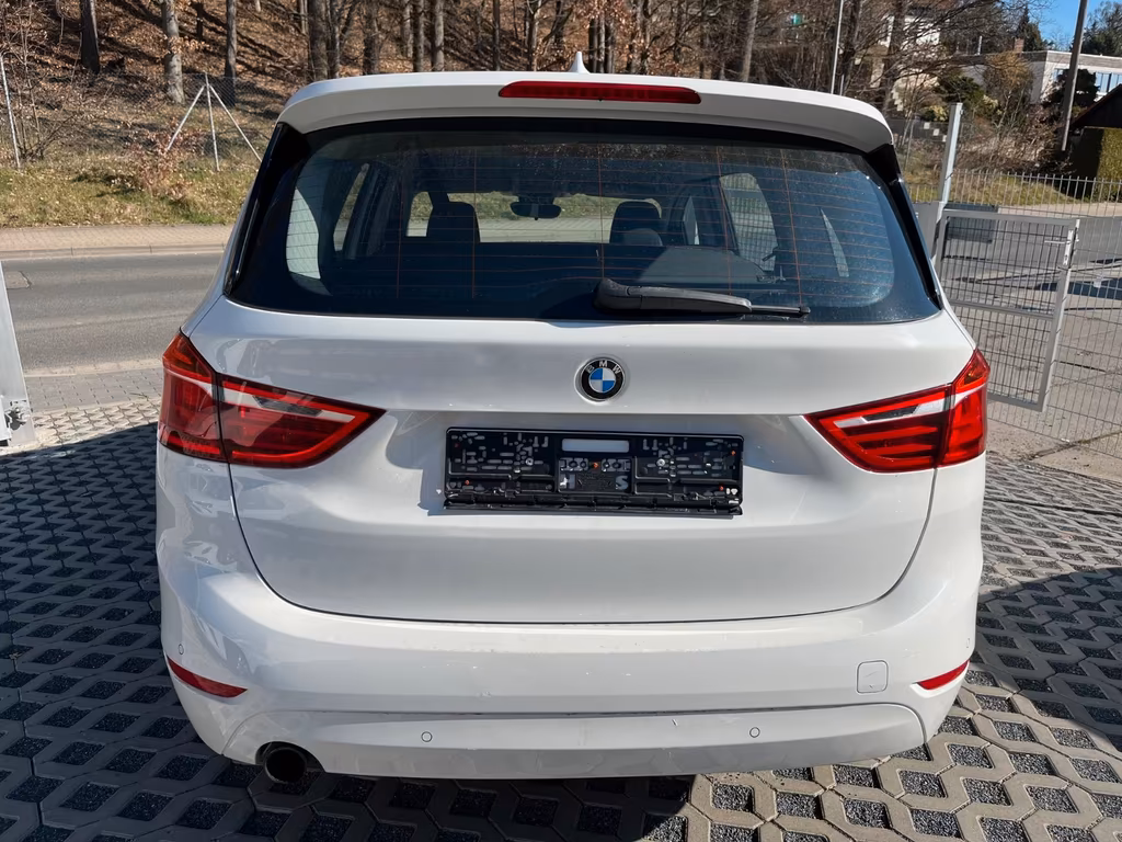 BMW 216