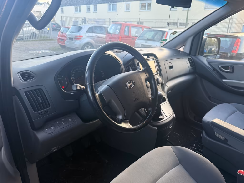 Hyundai H-1