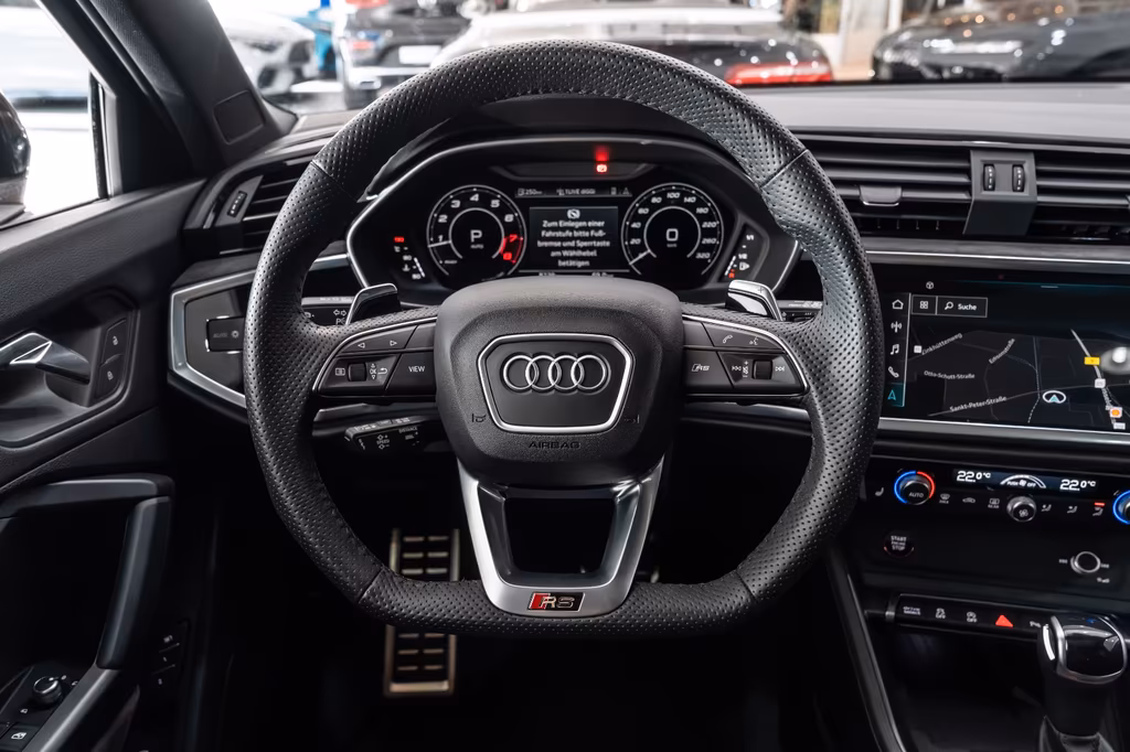 Audi RSQ3
