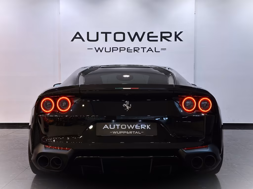 Ferrari 812