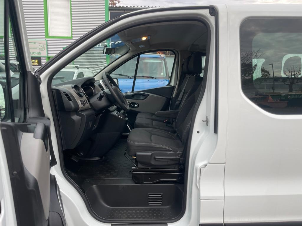 Nissan NV300