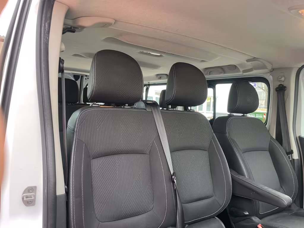 Nissan NV300