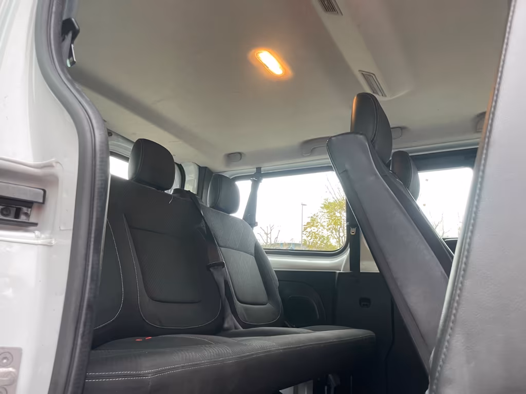 Nissan NV300