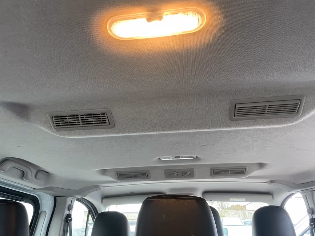 Nissan NV300
