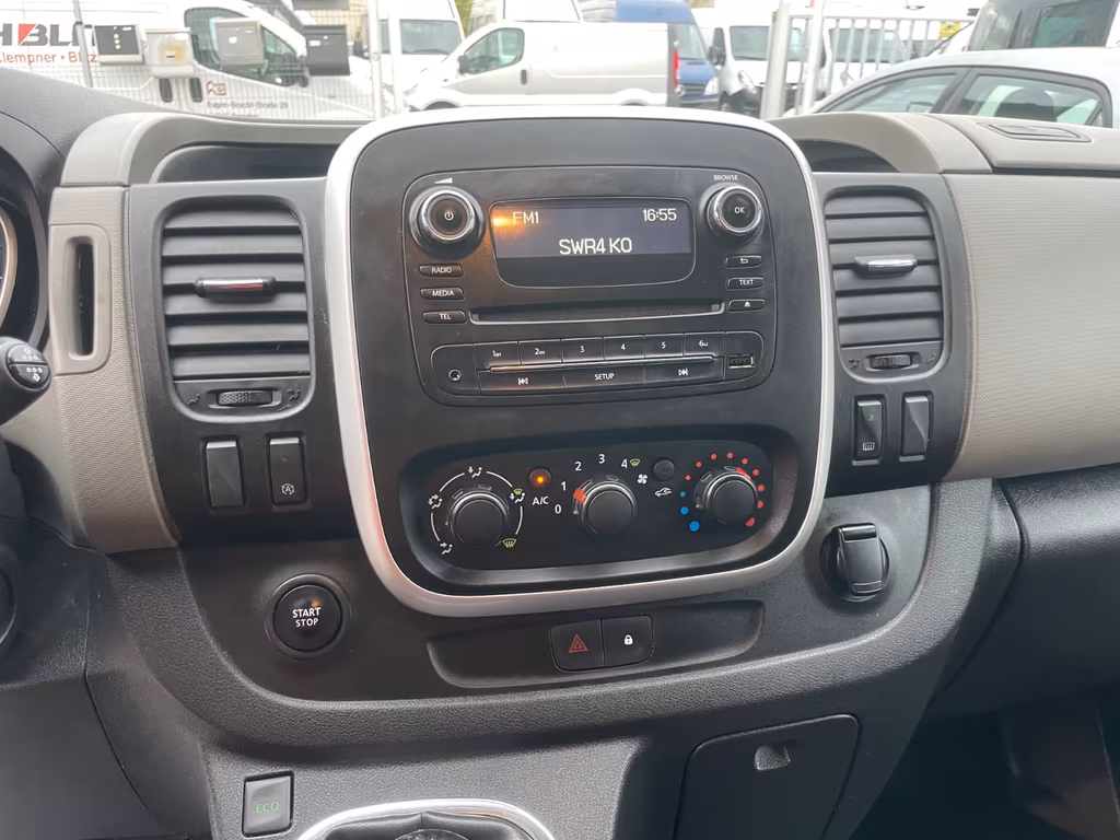 Nissan NV300