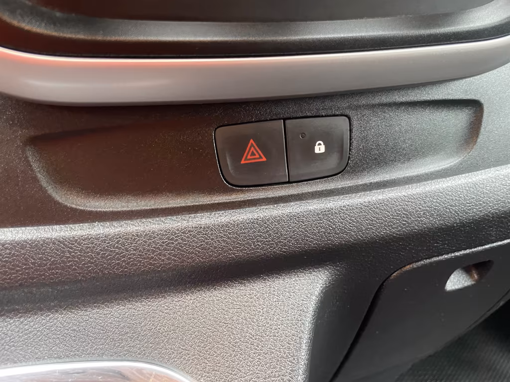 Nissan NV300