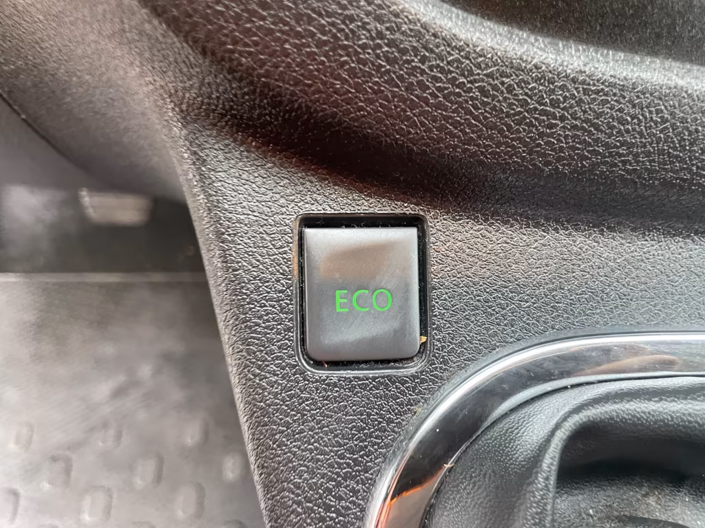 Nissan NV300