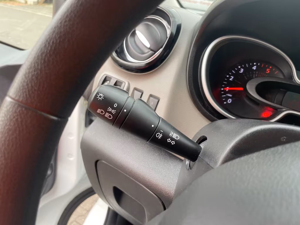 Nissan NV300