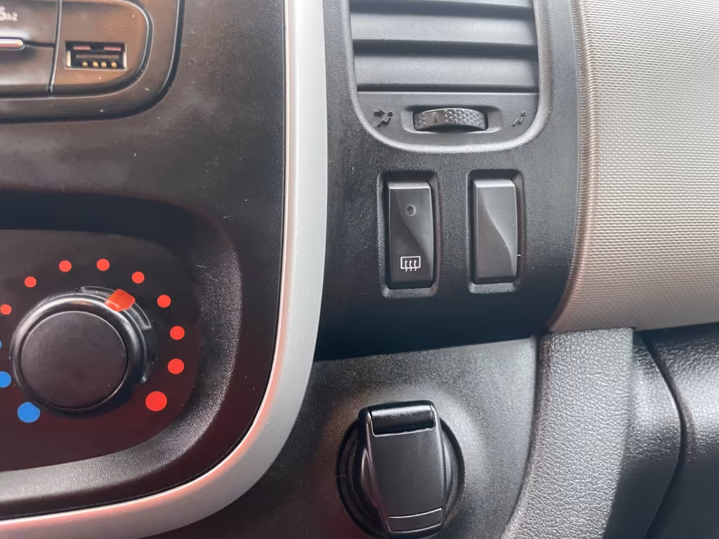Nissan NV300