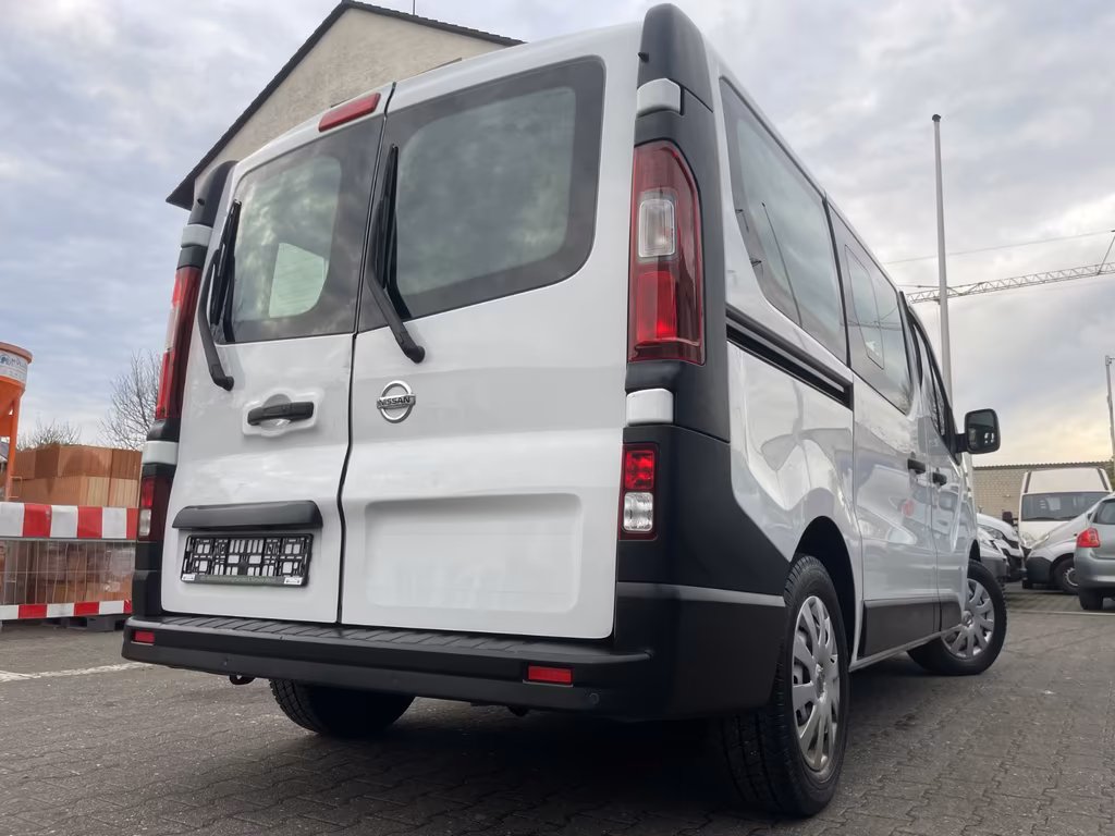 Nissan NV300
