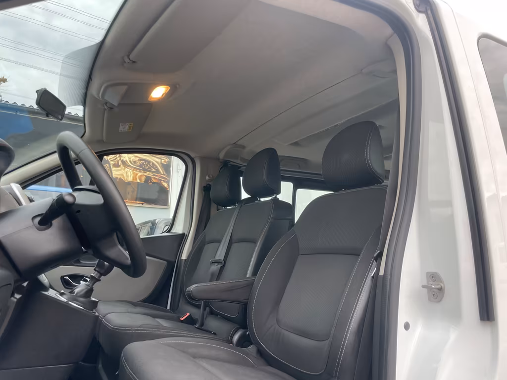Nissan NV300