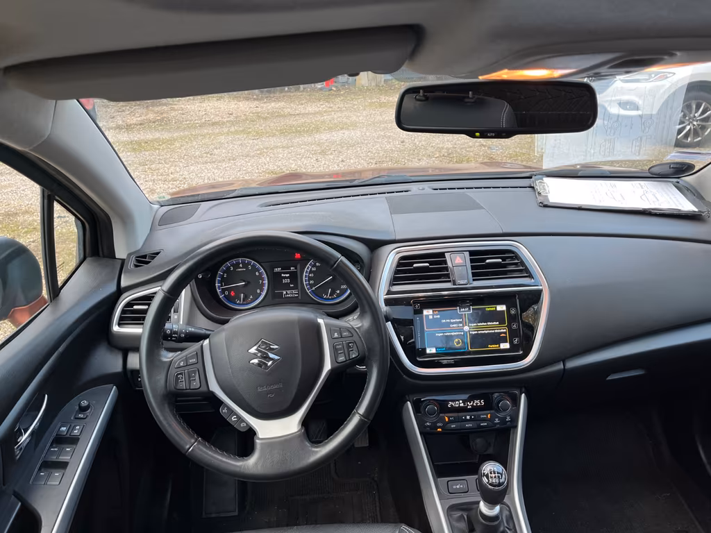Suzuki (SX4) S-Cross
