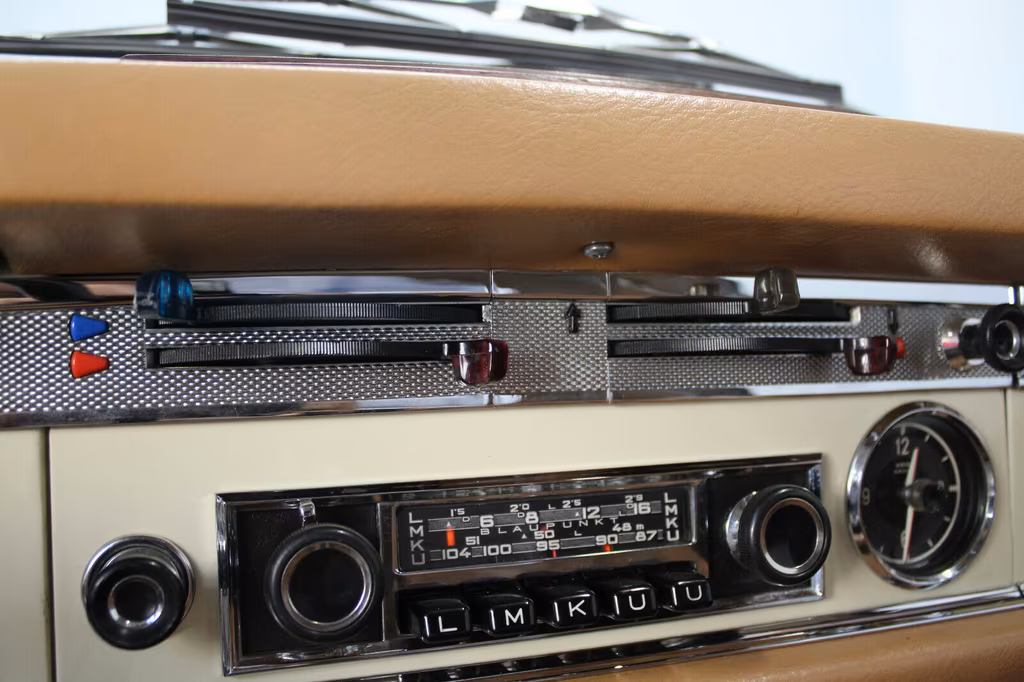 Mercedes-Benz 250