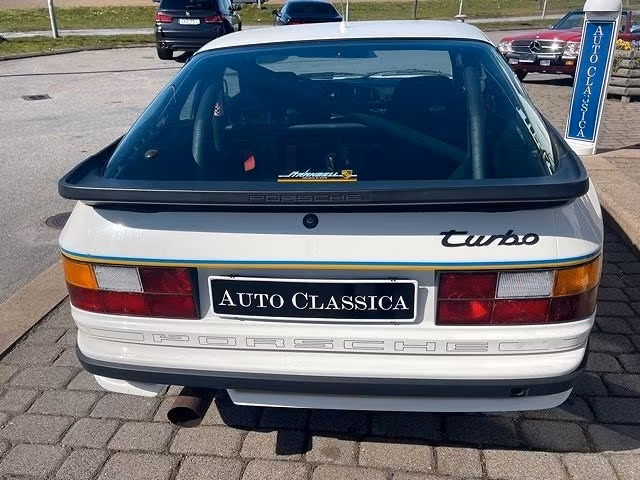 Porsche 944