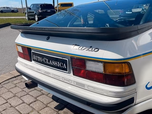 Porsche 944