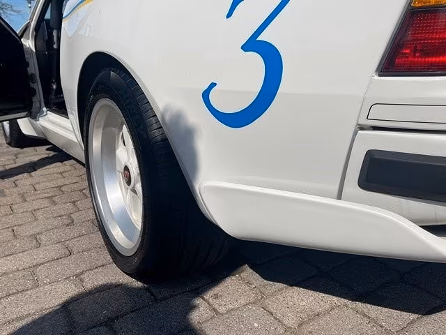 Porsche 944