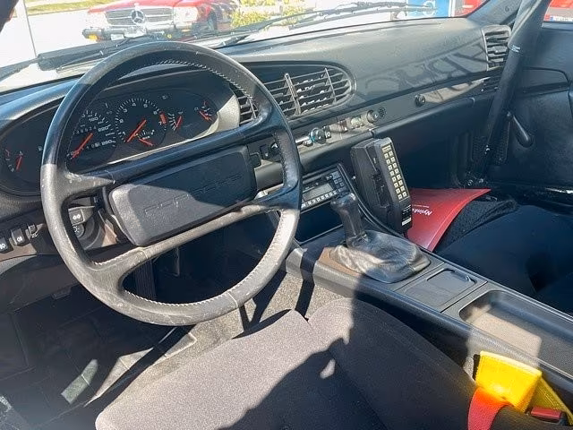 Porsche 944