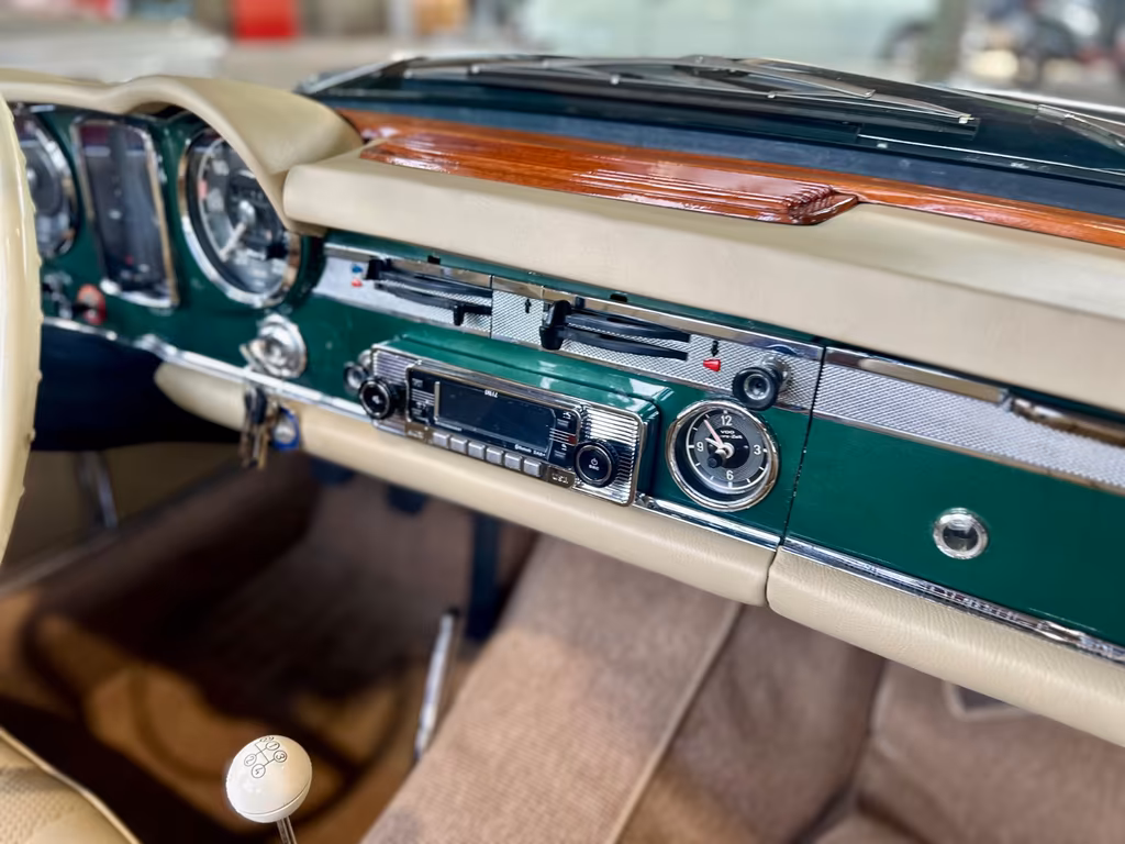 Mercedes-Benz 250