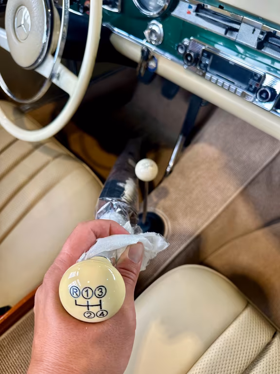 Mercedes-Benz 250